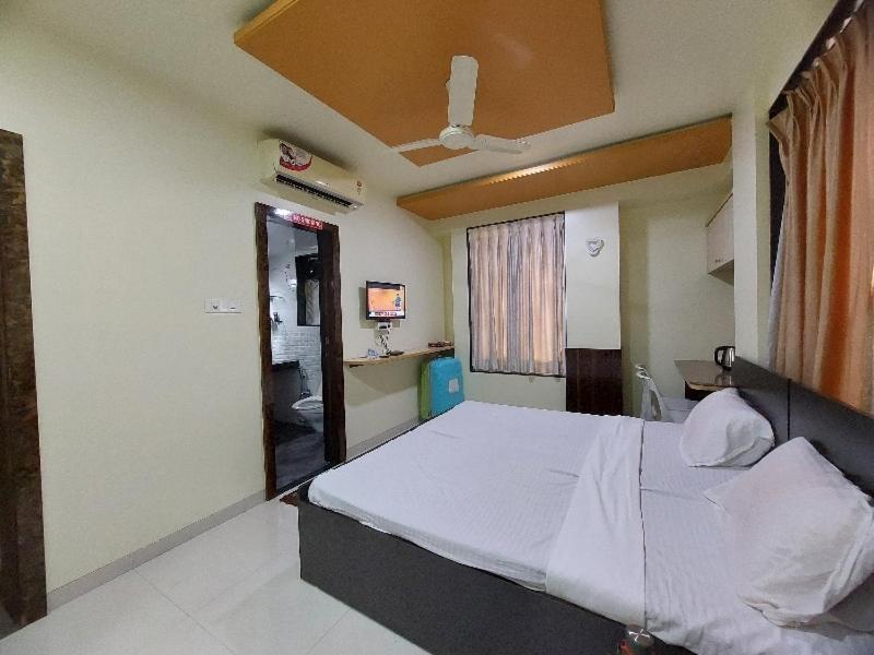 Super Hotel O Happy Homely Stay Near Pune Airport Khadki Extérieur photo