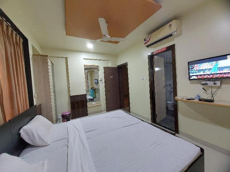Super Hotel O Happy Homely Stay Near Pune Airport Khadki Extérieur photo